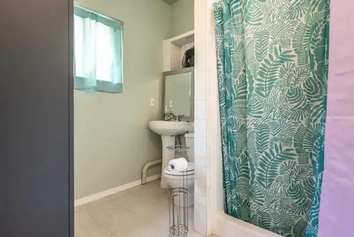 Pool Room - Entire Guest Suite - Private Entrance サンディエゴ エクステリア 写真